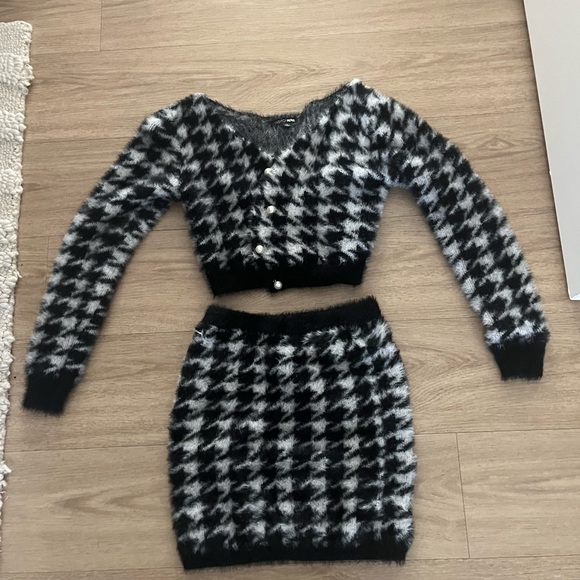 Fuzzy houndstooth skirt set - Picture 1 of 4